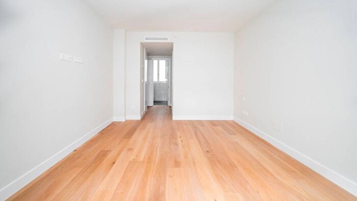 Piso de 3 habitaciones en venta en Comunidad de Madrid, Madrid