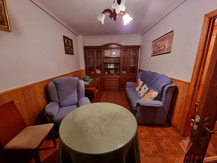Casas en venta y pisos alquiler - 3