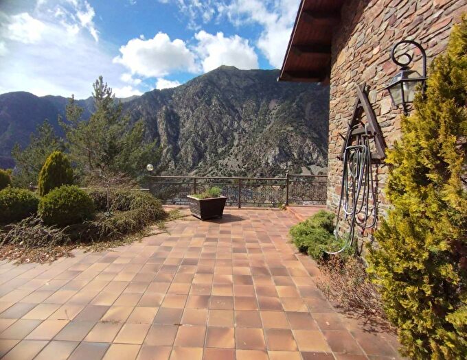 Casa en venta de 4 habitaciones: Andorra, Andorra