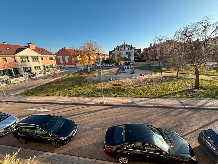 Casa en venta de 4 habitaciones en La Flecha Monasterio del Prado, Arroyo de la Encomienda