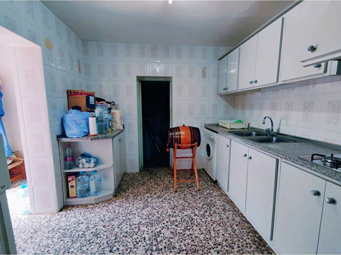 Casas en venta y pisos alquiler - 2