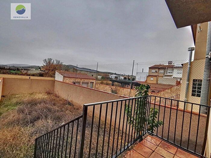 Casas en venta y pisos alquiler - 3