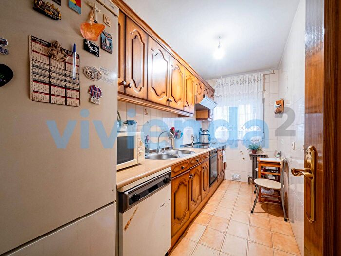 Casas en venta y pisos alquiler - 2