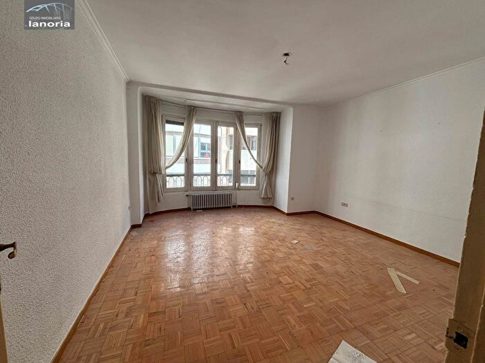 Piso en venta de 5 habitaciones, Castilla La Mancha, Albacete