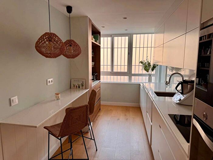 Casas en venta y pisos alquiler - 3