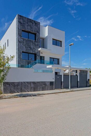 Casas en venta y pisos alquiler - 2