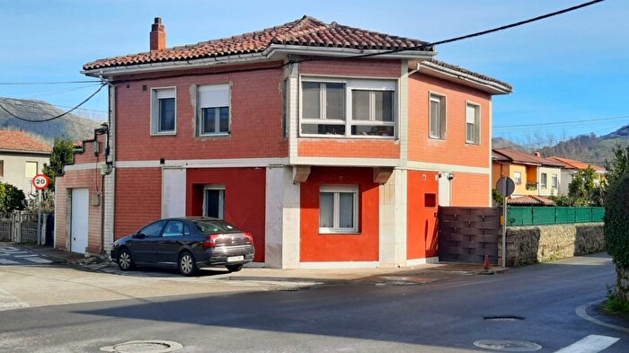 Casa de 5 habitaciones en venta en Los Corrales de Buelna, Cantabria