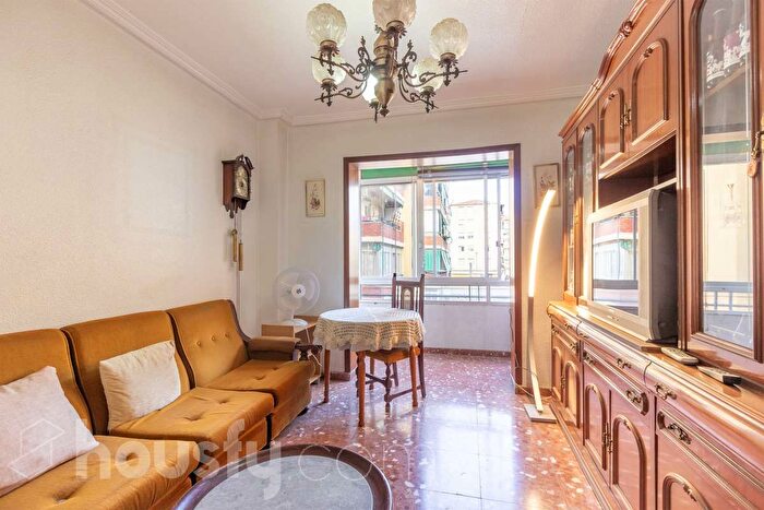 Piso en venta de 3 habitaciones: Norte, Virgen del Remedio Parque Lo Morant