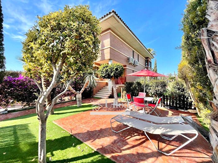 Comunitat Valenciana, Alicante: Casa en venta de 5 habitaciones