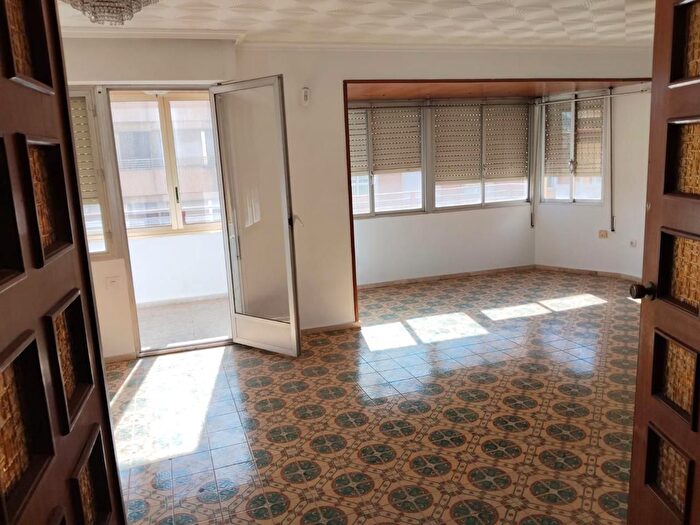 Piso en venta de 4 habitaciones en Centro, Mercado
