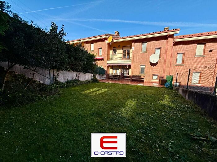 Casa en venta de 3 habitaciones: Cotolino, CastroUrdiales