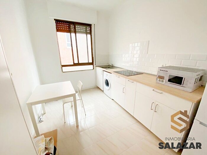 Piso en venta de 3 habitaciones, Ibaiondo, Iturralde