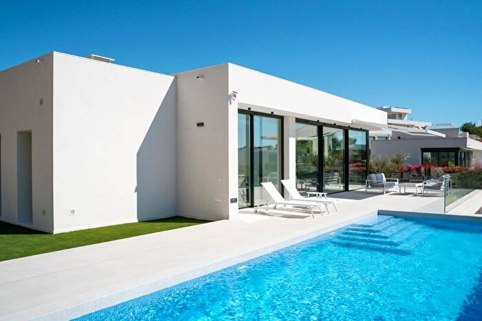 Casa en venta de 3 habitaciones en Comunitat Valenciana, Alicante
