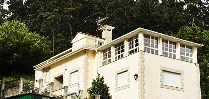 Casa en venta de 4 habitaciones en Viveiro, Lugo