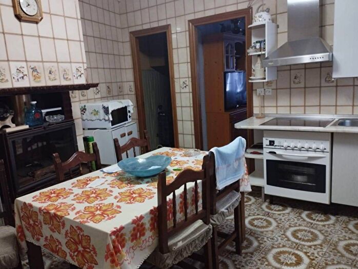 Casas en venta y pisos alquiler - 3