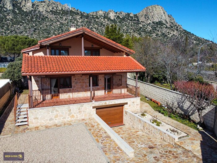 Casa en venta de 3 habitaciones, La Cabrera, Madrid