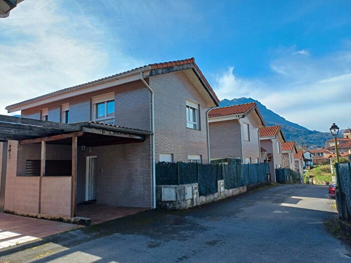 Casa en venta de 3 habitaciones: Ruesga, Cantabria