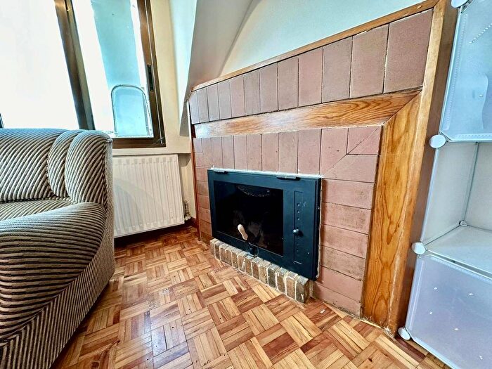 Casas en venta y pisos alquiler - 2