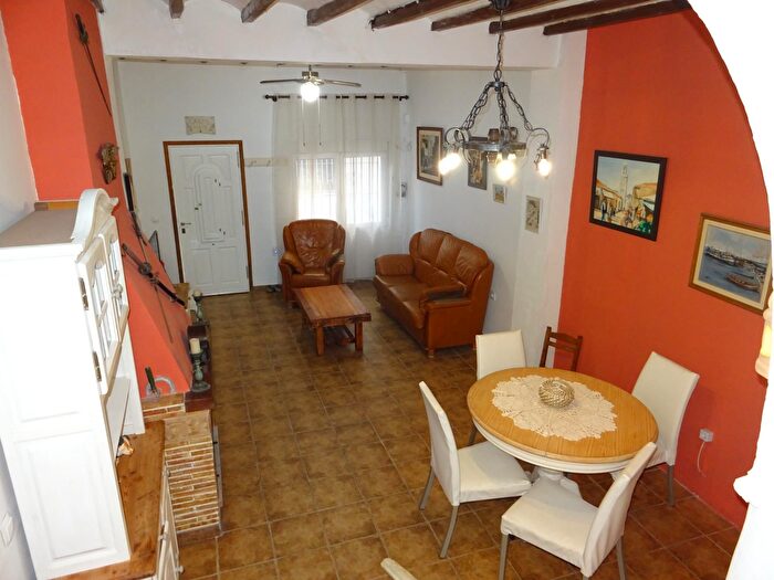 Casas en venta y pisos alquiler - 2