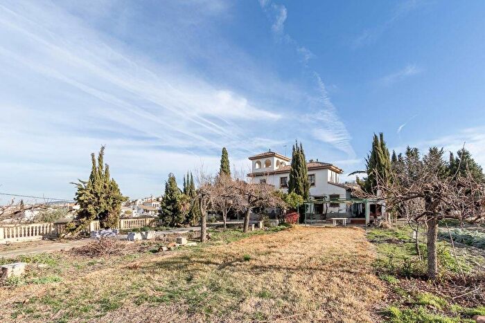 Casa en venta de 6 habitaciones en Monachil, Andalucía
