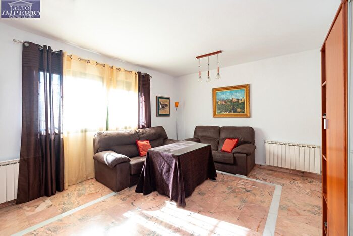 Casa de 4 habitaciones en venta en Jun, Granada