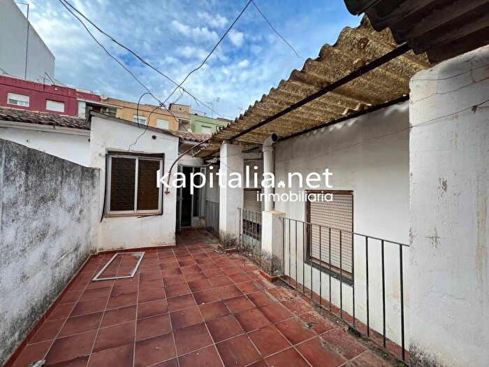 Casas en venta y pisos alquiler - 3