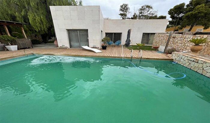 Casa en venta de 4 habitaciones: Comunitat Valenciana, Alicante