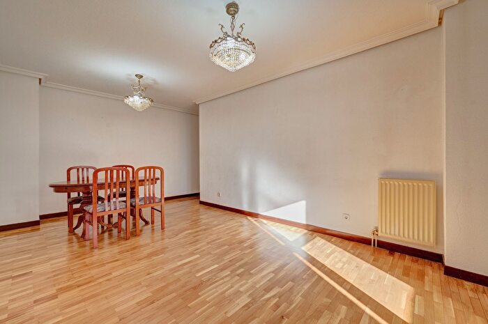 Casas en venta y pisos alquiler - 2