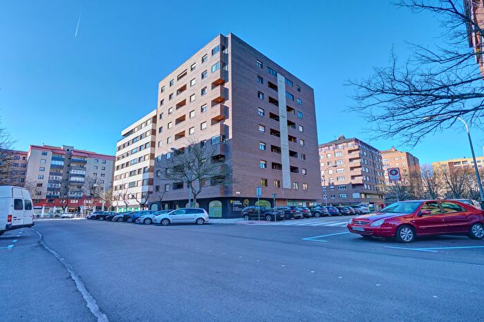 Piso de 3 habitaciones en venta en Iturrama, Pamplona Iruña