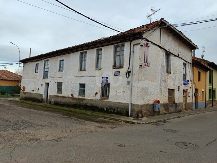 Casa en venta de 5 habitaciones en Villarejo de Órbigo, León