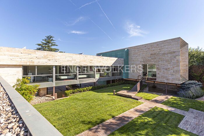 Casa en venta de 5 habitaciones en Villafranca del Castillo, Villanueva de la Cañada