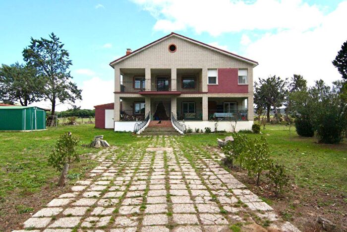 Casas en venta y pisos alquiler - 2