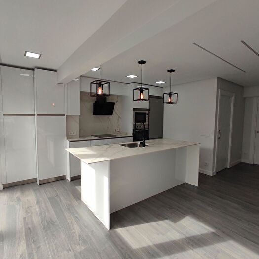 Piso de 3 habitaciones en venta en Centro Albiz Markonzaga, Sestao