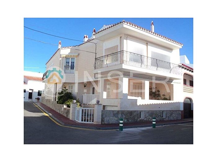 Casa de 8 habitaciones en venta en Fornells, Es Mercadal