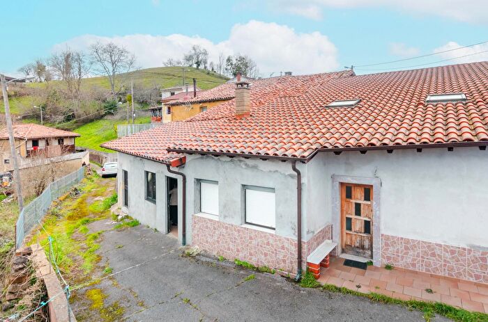 Casa de 4 habitaciones en venta en Bimenes, Asturias