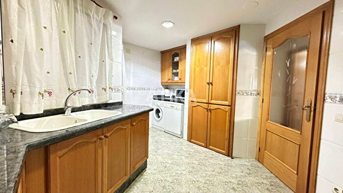 Casas en venta y pisos alquiler - 2