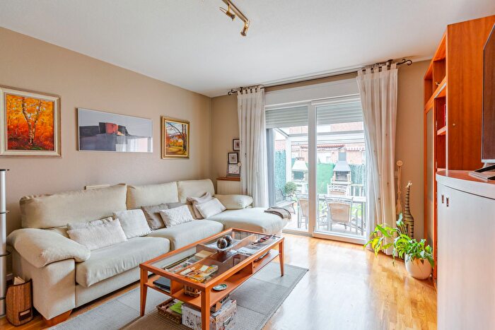 Casas en venta y pisos alquiler - 2