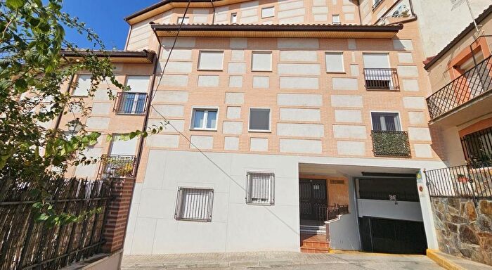 Piso de 4 habitaciones en venta en Tielmes, Madrid