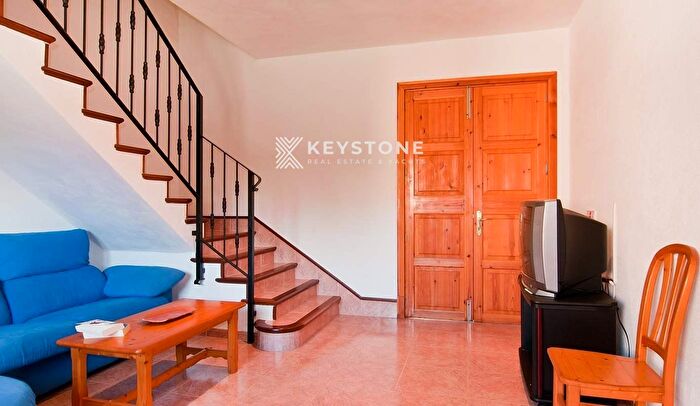 Casas en venta y pisos alquiler - 3