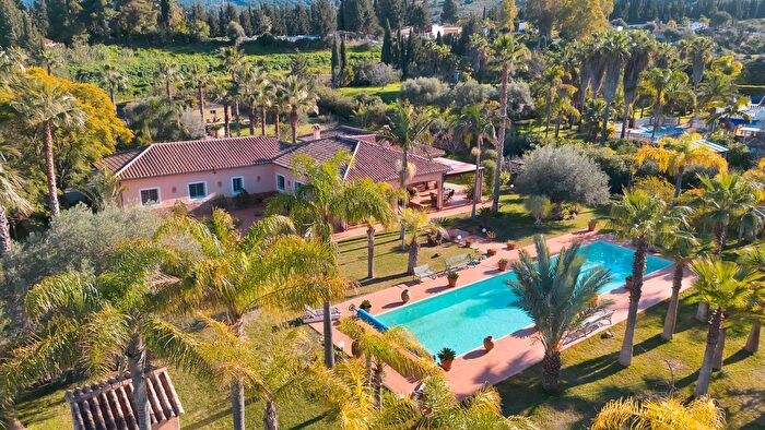 Casa de 4 habitaciones en venta en Buenavista Lauro Golf, Alhaurín de la Torre
