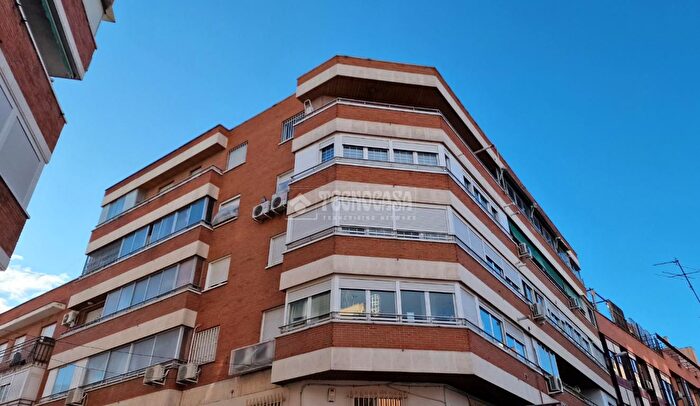 Piso en venta de 2 habitaciones, Tetuán, Valdeacederas