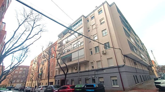 Piso en venta de 2 habitaciones en Ciudad Lineal, Ventas