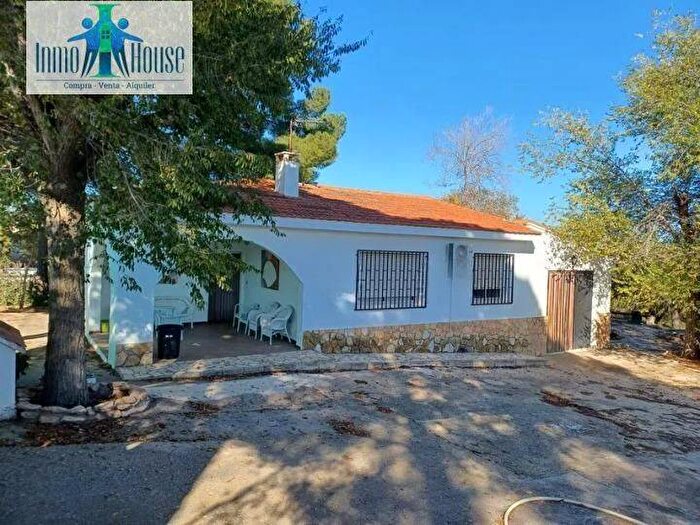 Casa en venta de 3 habitaciones en Castilla La Mancha, Albacete
