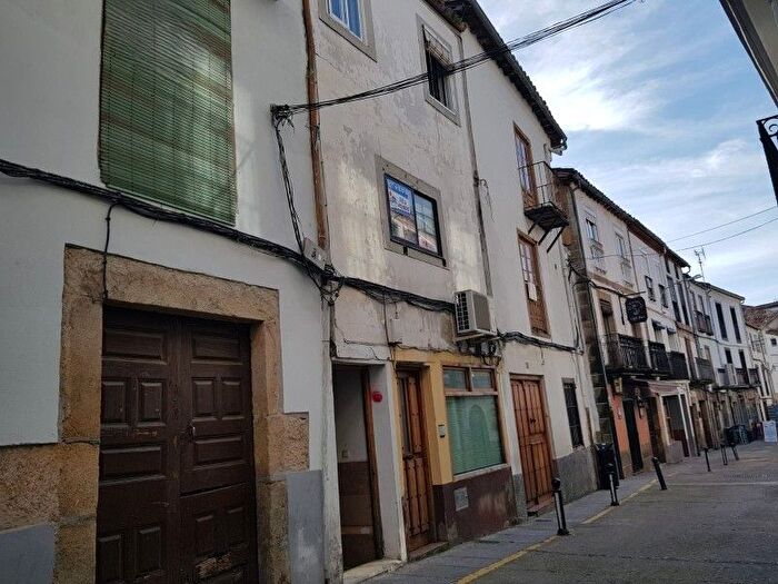 Casa en venta de 4 habitaciones en Hervás, Cáceres