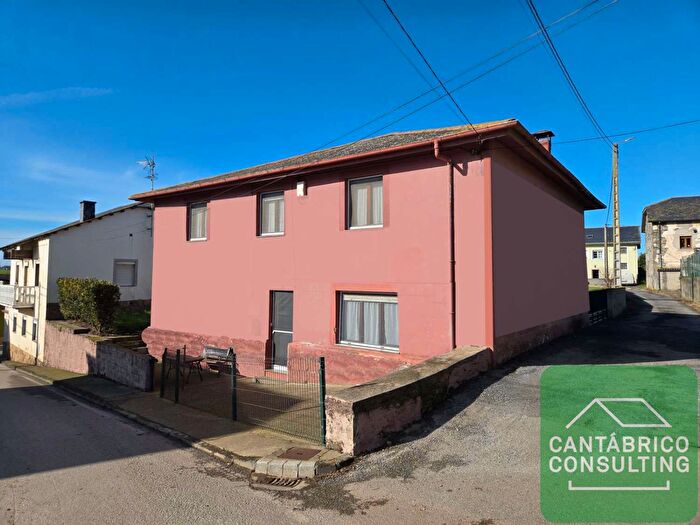Casa en venta de 5 habitaciones en Navia, Asturias