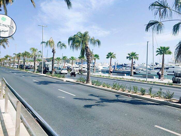 Piso de 2 habitaciones en venta en Comunitat Valenciana, Alicante