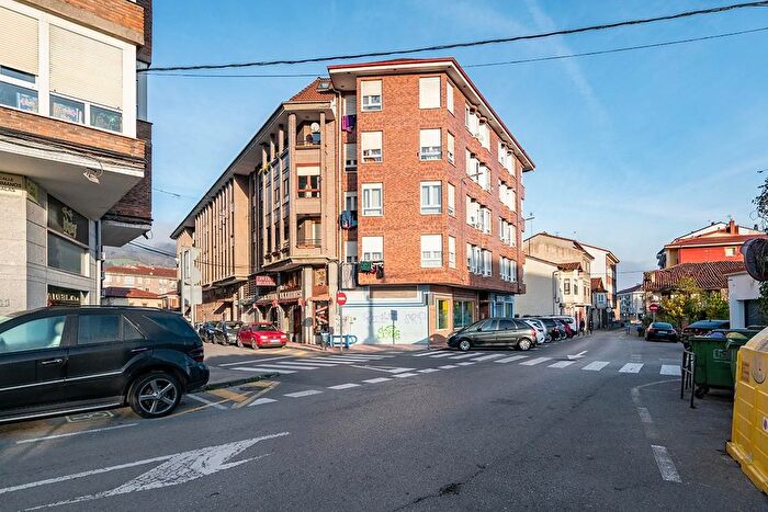 Los Corrales de Buelna, Cantabria: Piso en venta de 3 habitaciones