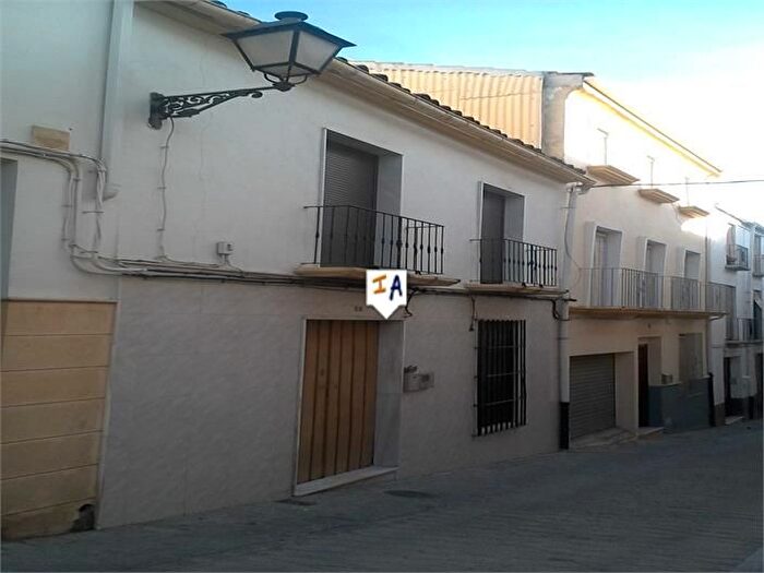 Casa en venta de 3 habitaciones en Alcalá la Real, Jaén