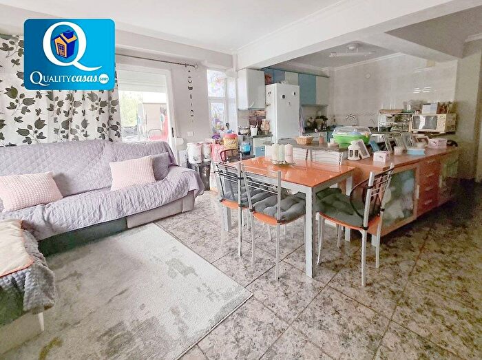 Casas en venta y pisos alquiler - 2