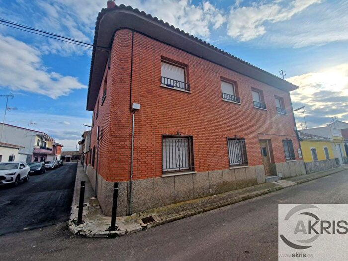 Mocejón, Toledo: Casa en venta de 6 habitaciones